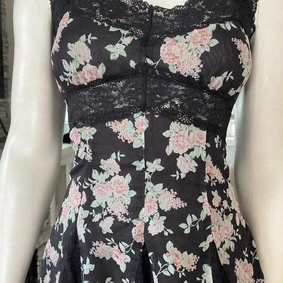 DollsKill | NWT’s Current Mood Y2K Boho floral lace fairy mini dress - Picture 9 of 10